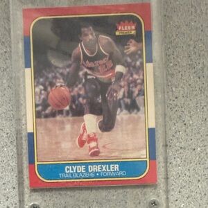 Clyde Drexler Fleer Basketball Card - Red/Blue Accents